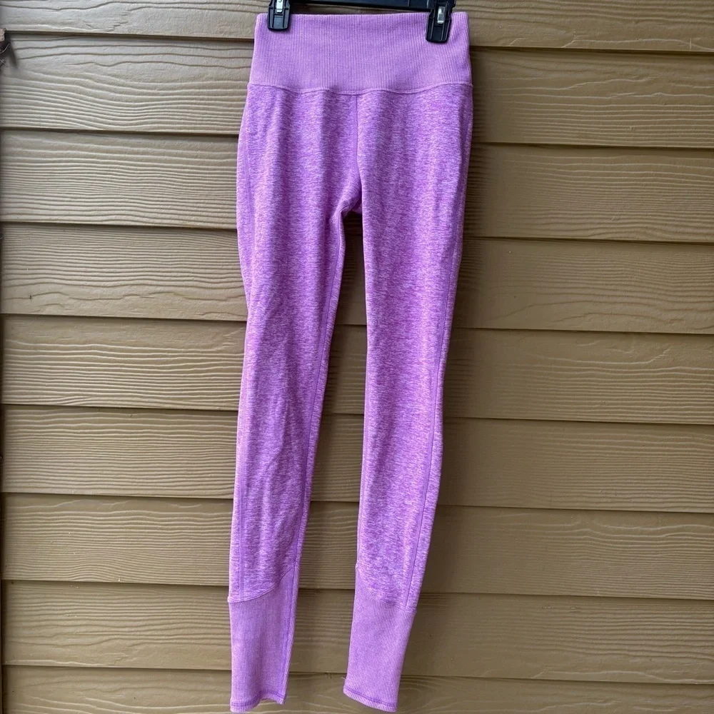 Alo Yoga Alosoft High Waisted leggings in Violet Heather Size XS